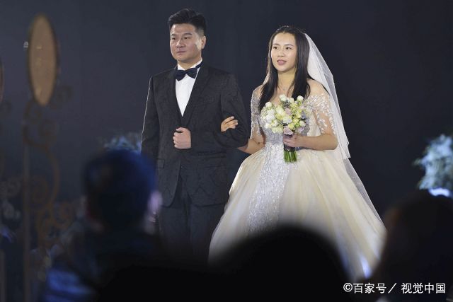 李金羽老婆毕文晴多大图片